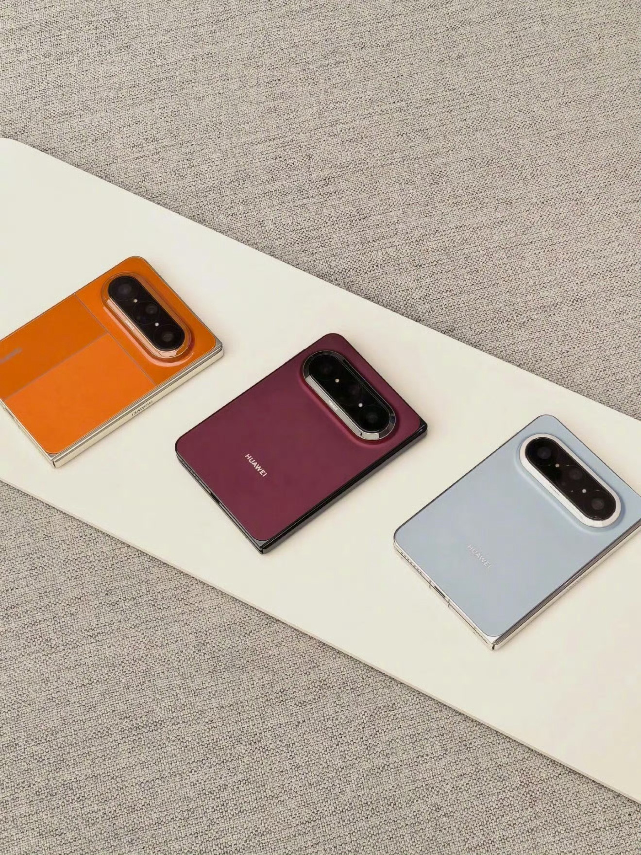 iPhone Duo昨晚开抢是真的夸张！15999元起的折叠屏，部分版本发货时间