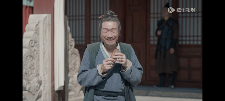 老戏骨就是不一样。
老金头前后心情变化
跨进门槛之前高兴的像个孩子欢喜的一蹦三尺