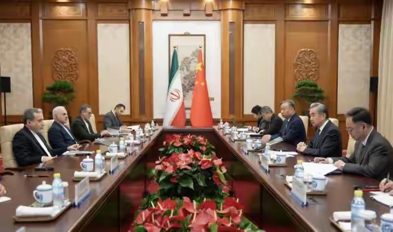 伊朗这步棋，你看懂了吗？

伊朗外长刚在北京说，跟中国要“共建战后新秩序”。可转