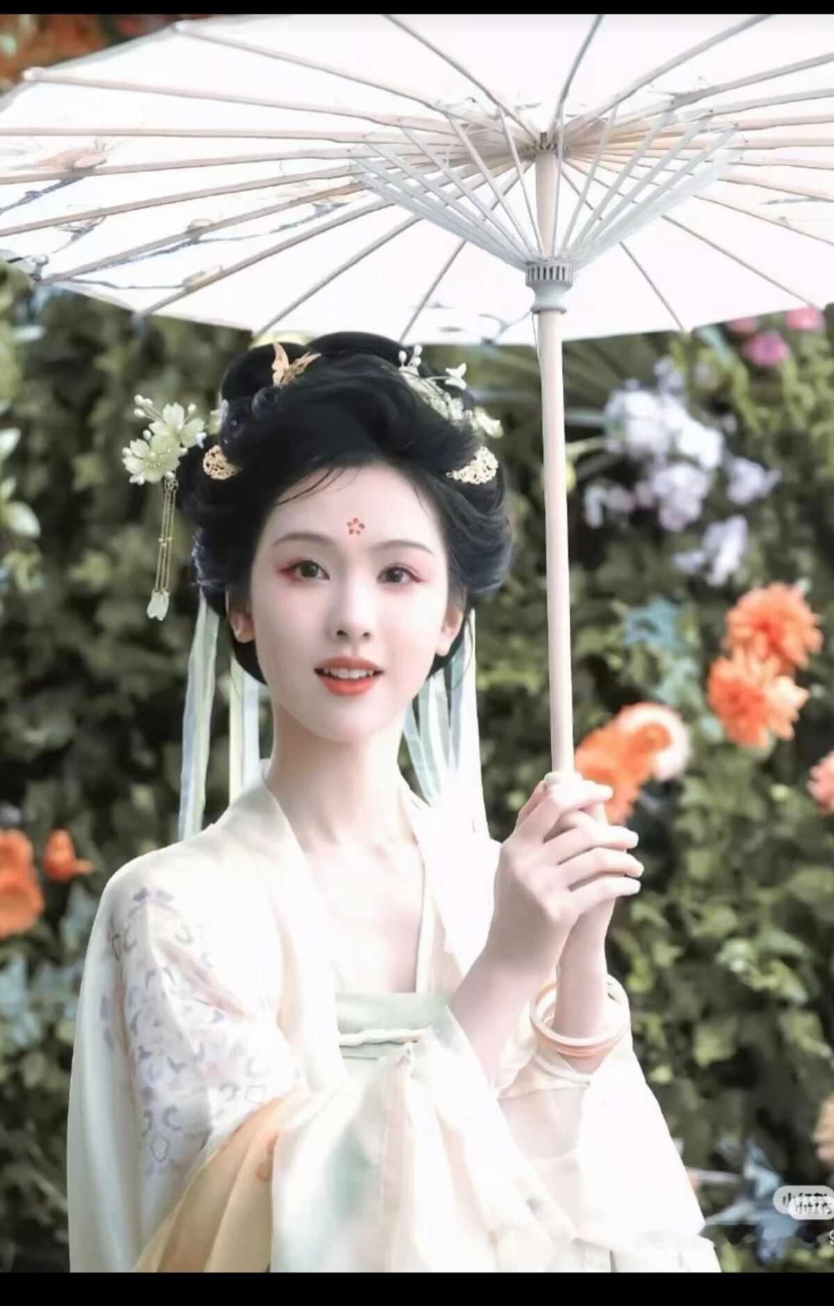 陈都灵真是把我美死了
女明星 古装美人 原来古装也可以这么美