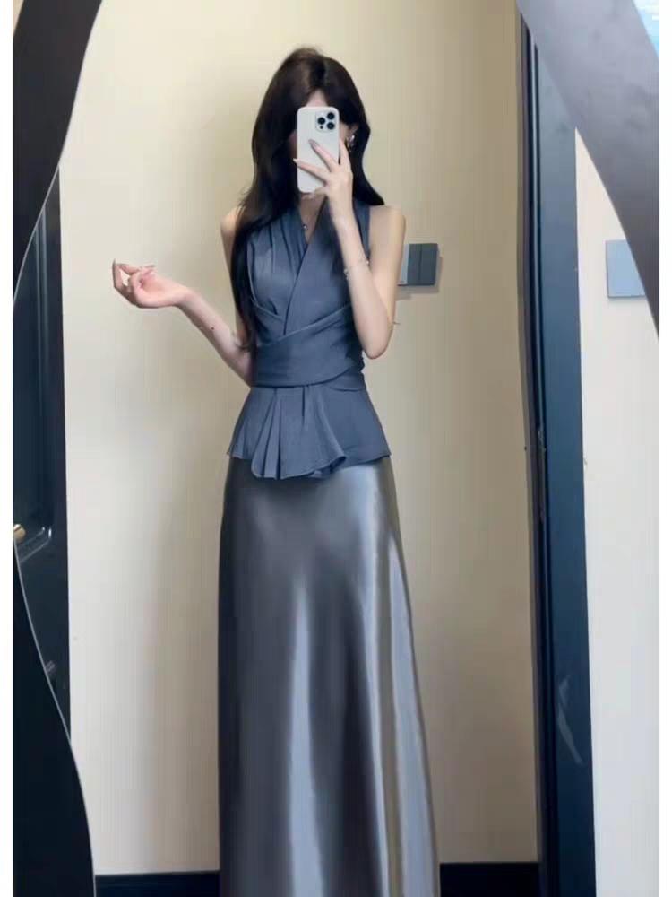 时尚穿搭。贵气感御姐穿搭，重要场合绝美气质女神范，蓝色上衣套装裙！显气质感穿搭