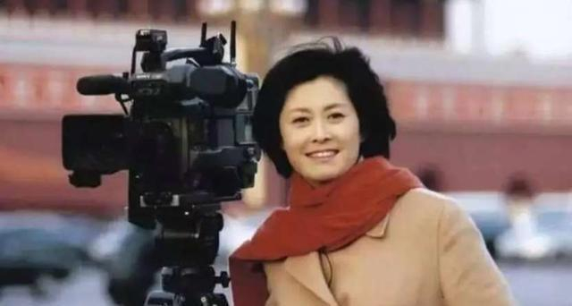 一丹话题是第一个以主持人名字命名的节目敬一丹共19次主持感动中国 ​​​