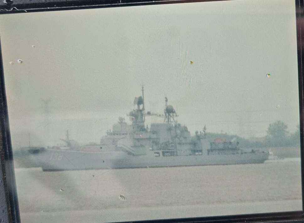 飞扬军事 虽然昨天白给了，但今天总算是拍到泰州舰了 