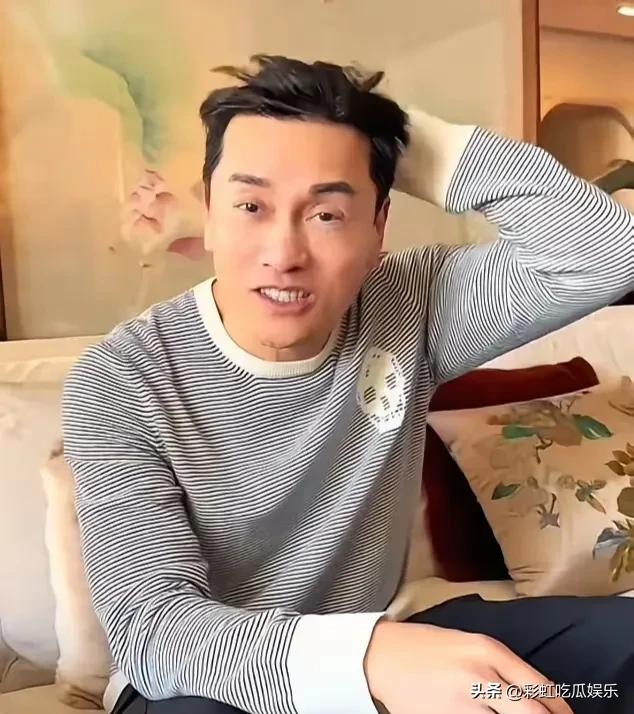 70岁吕良伟看起来为什么像40岁，他才是真正的不老男神，去养老院看同龄人被人喊小