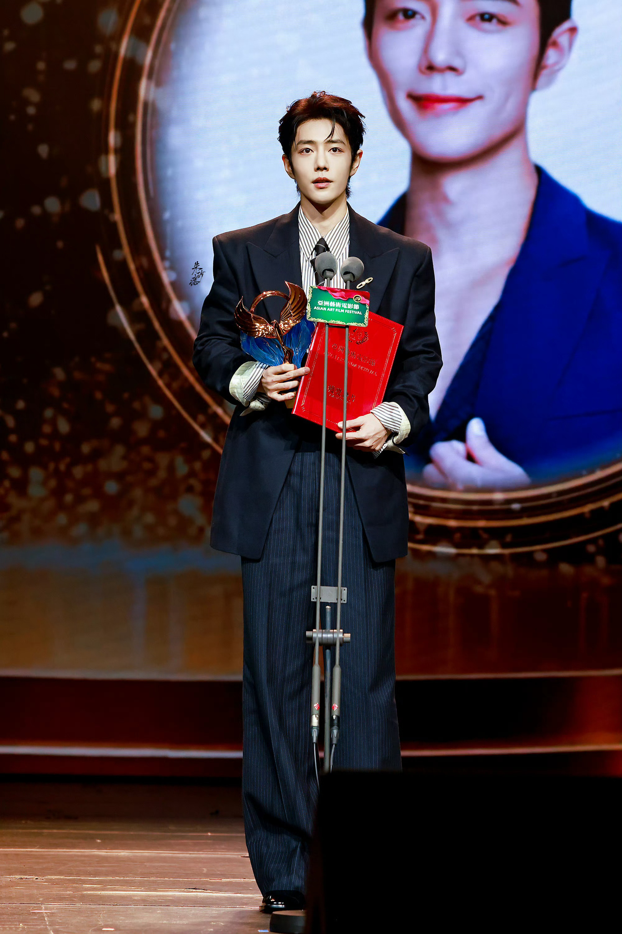 肖战金海燕奖最佳男主角 短短七十多天，连获三项重磅大奖🏆，成就影视双帝、且二封