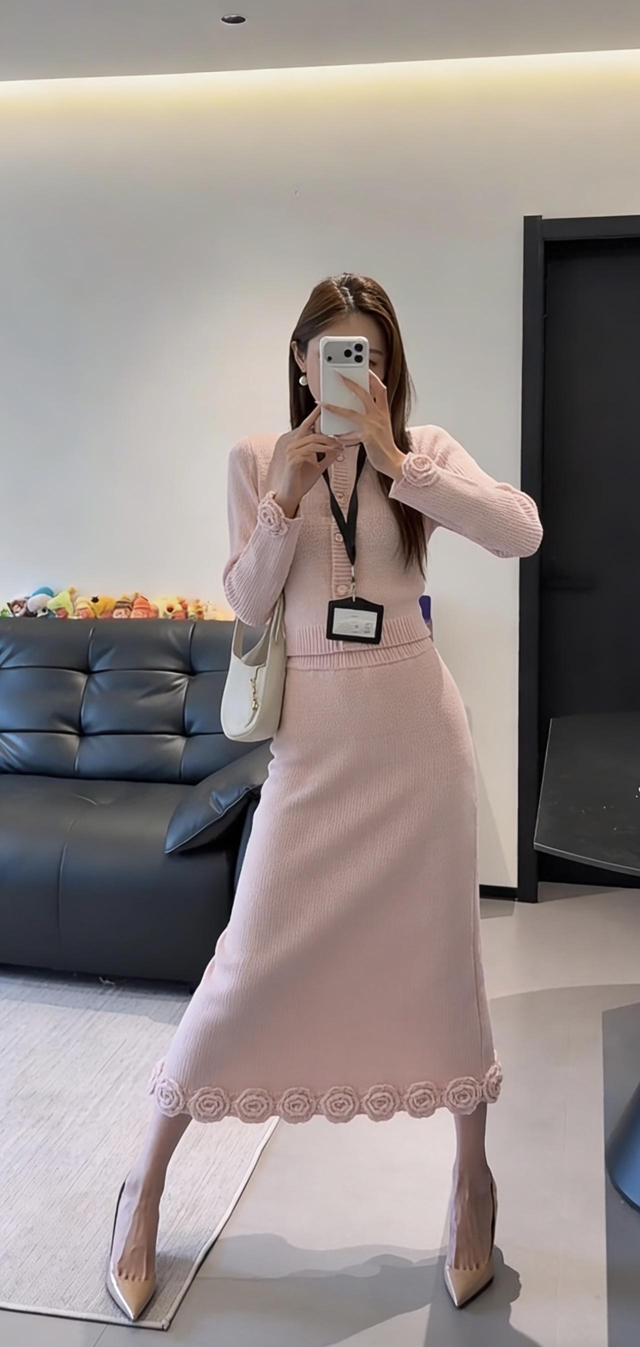 正常穿搭推荐，无不良引导。

今日推荐穿搭整体风格：温柔知性风，兼具优雅与通勤感