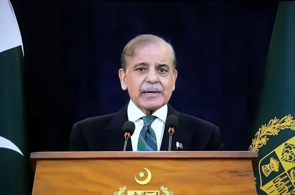 夹在美国伊朗之间，什么也没说错、什么也没做错，却成了中东混战里最大的输家。就在全