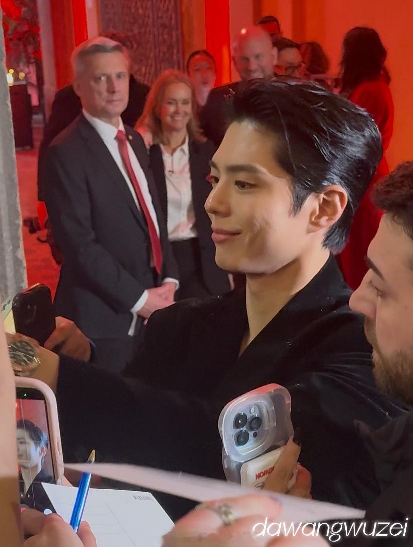 朴宝剑太帅了晚宴偶遇朴宝剑网友晚宴偶遇朴宝剑