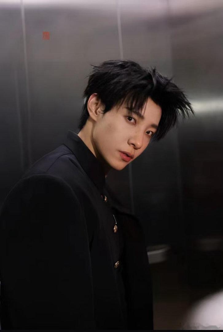 短国演员转型唱跳歌手 马小宇上音乐真人秀，评论区已经炸了。有人说“霸总终于要开嗓