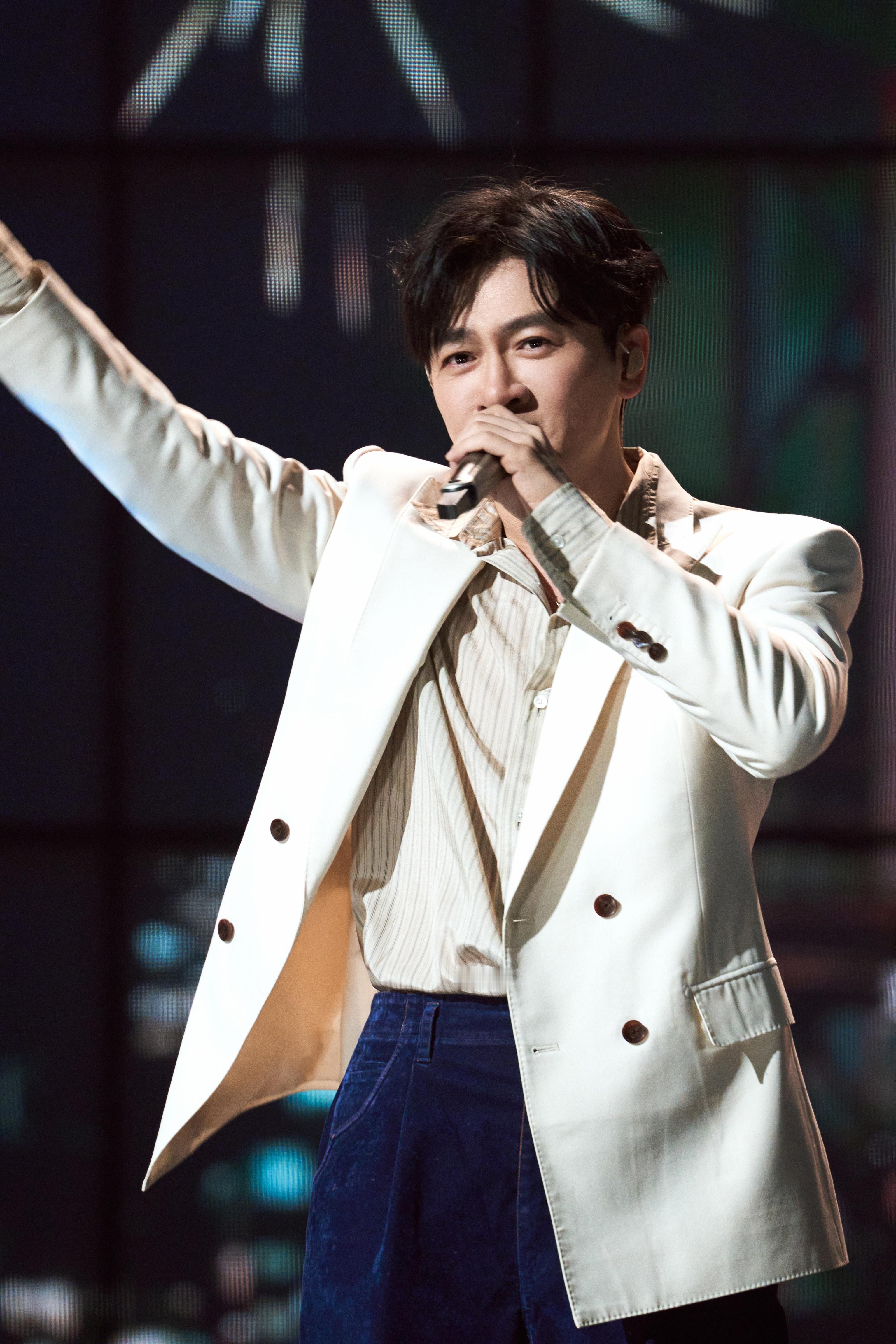 难以想象苏有朋比他们大了20岁 谁看了不说一句：有朋哥常看常新！从小看到大的男神