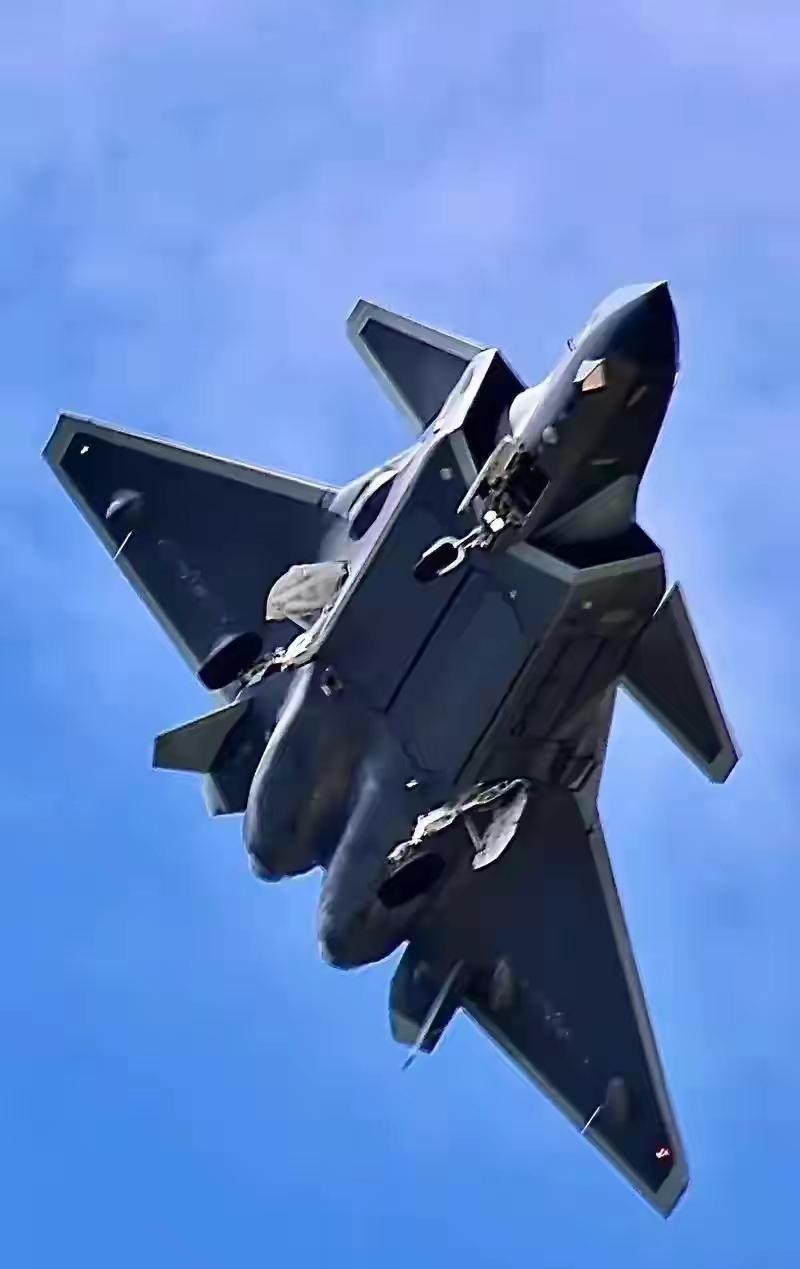 美军F22猛禽战机飞抵以色列，福特号航母进入指定位置！