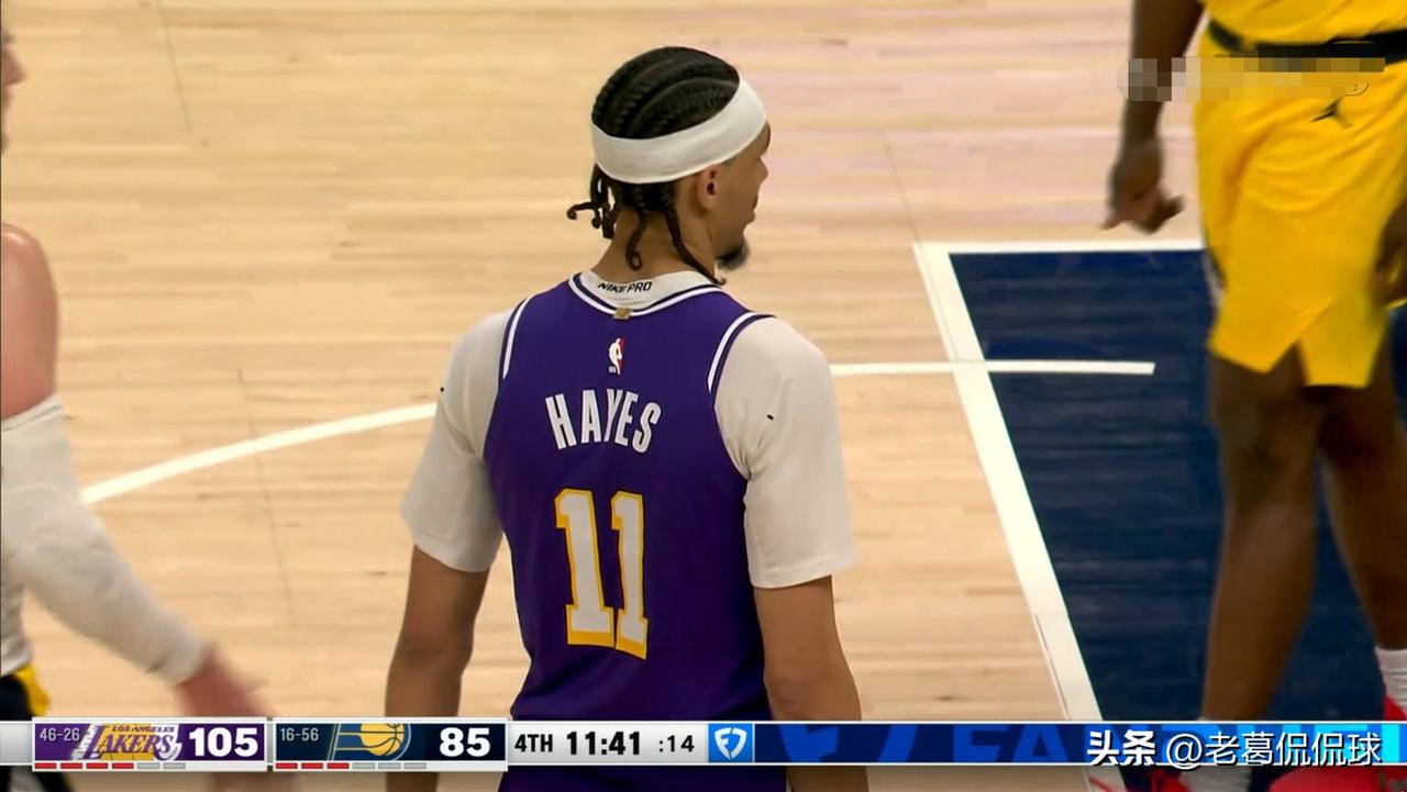湖人中锋海斯真是彻底的吃撑了！在今天湖人客场以137：130击败步行者的比赛中，