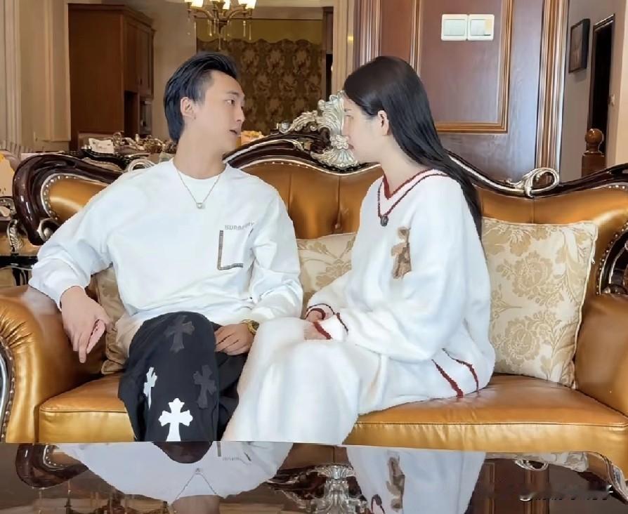 看蜜宝妈妈谈恋爱，41岁，有钱有房，人也长得漂亮，二十多岁弟弟对她痴恋 ，希望尽