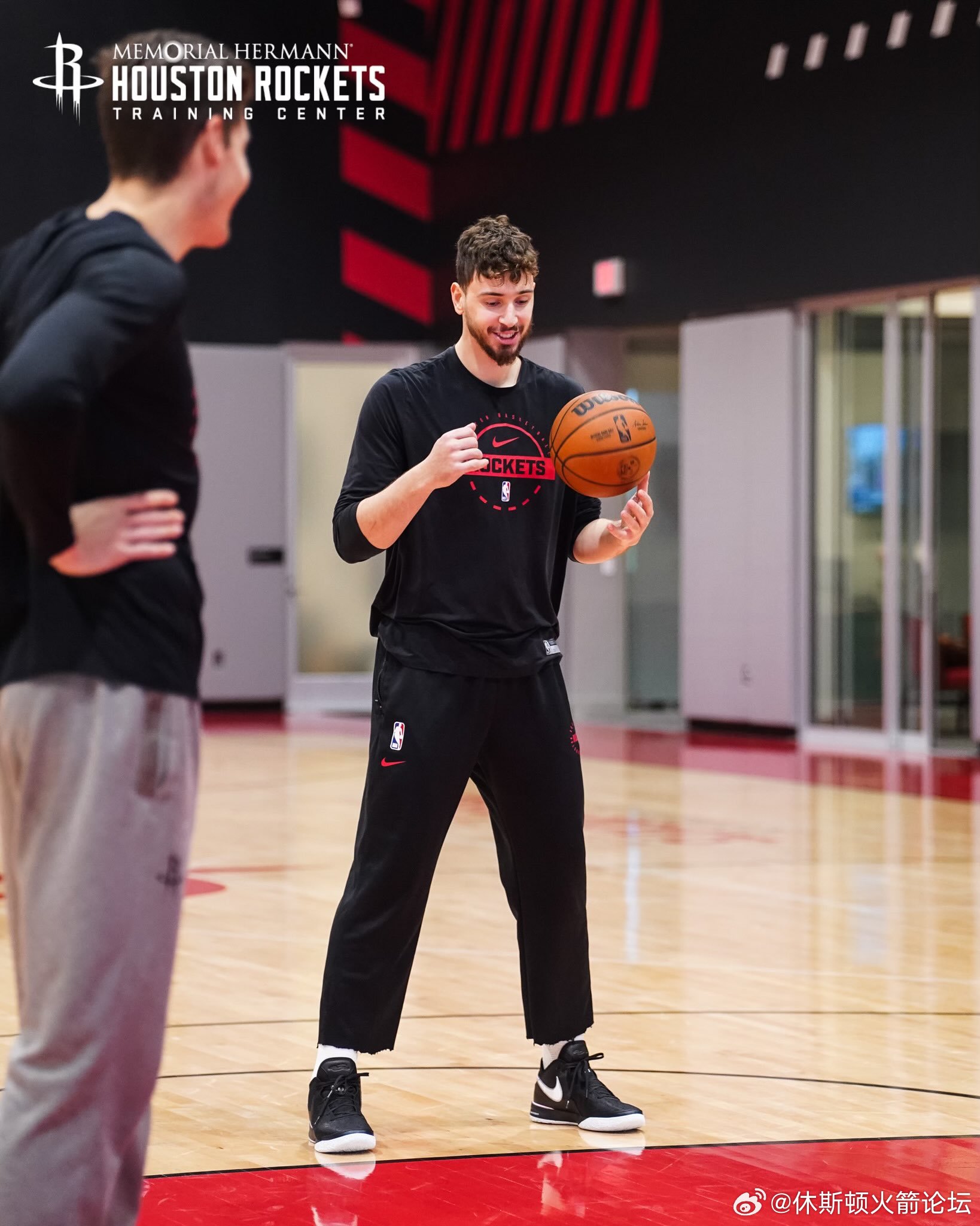 备战雷霆！伊森继续缺阵，对面哈滕缺阵，多尔特出战成疑。雷霆vs火箭