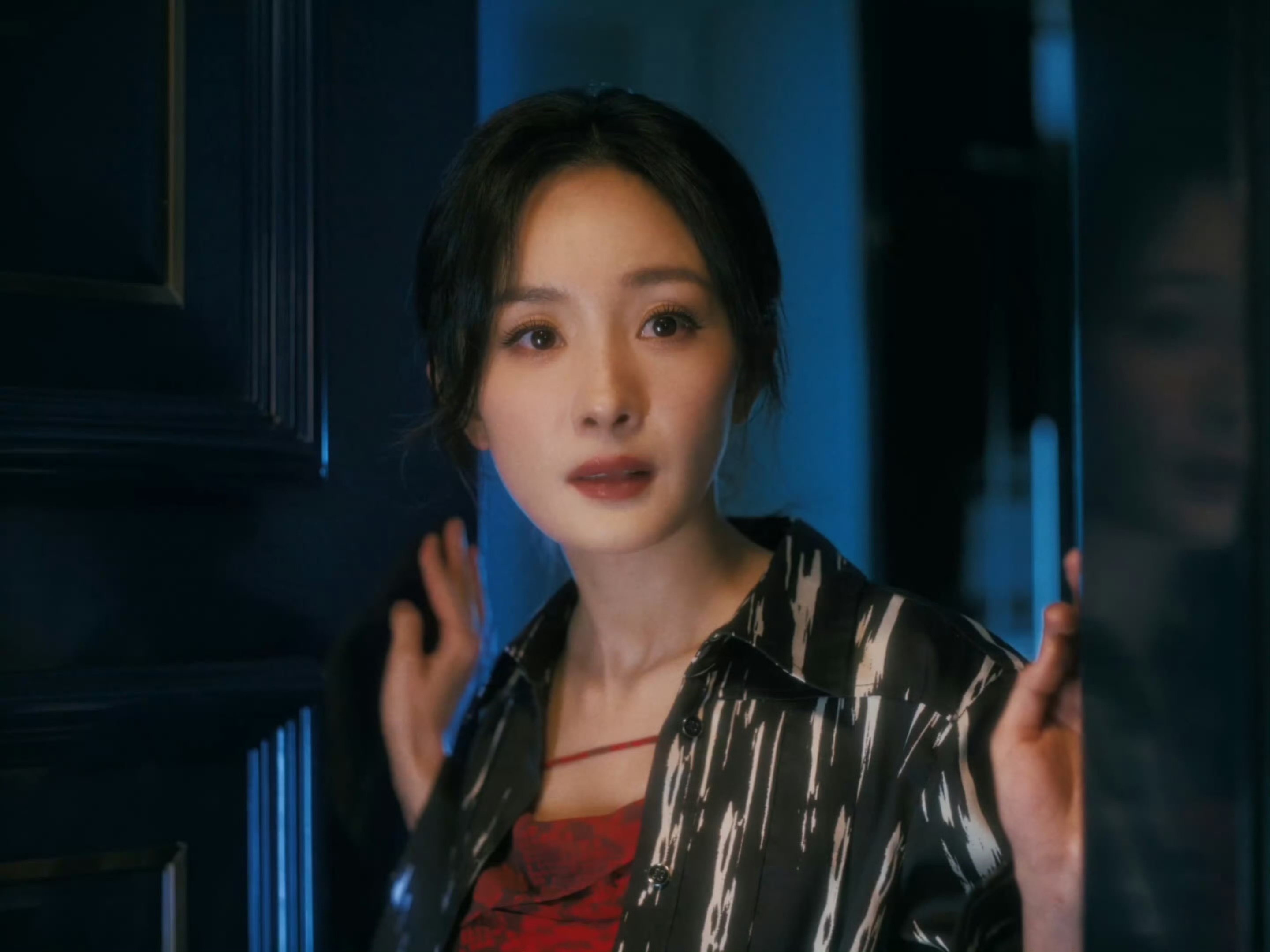 杨幂秦海璐voguefilm短片 杨幂怎么和任何一个女生都很搭，这次和生万物里的