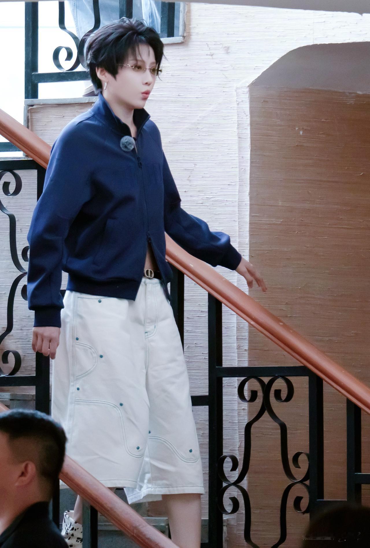 刘雨昕[桃里桃气]刘雨昕音你而来 

嘴巴嘟嘟 又见小肚（dü）[收到]

@刘