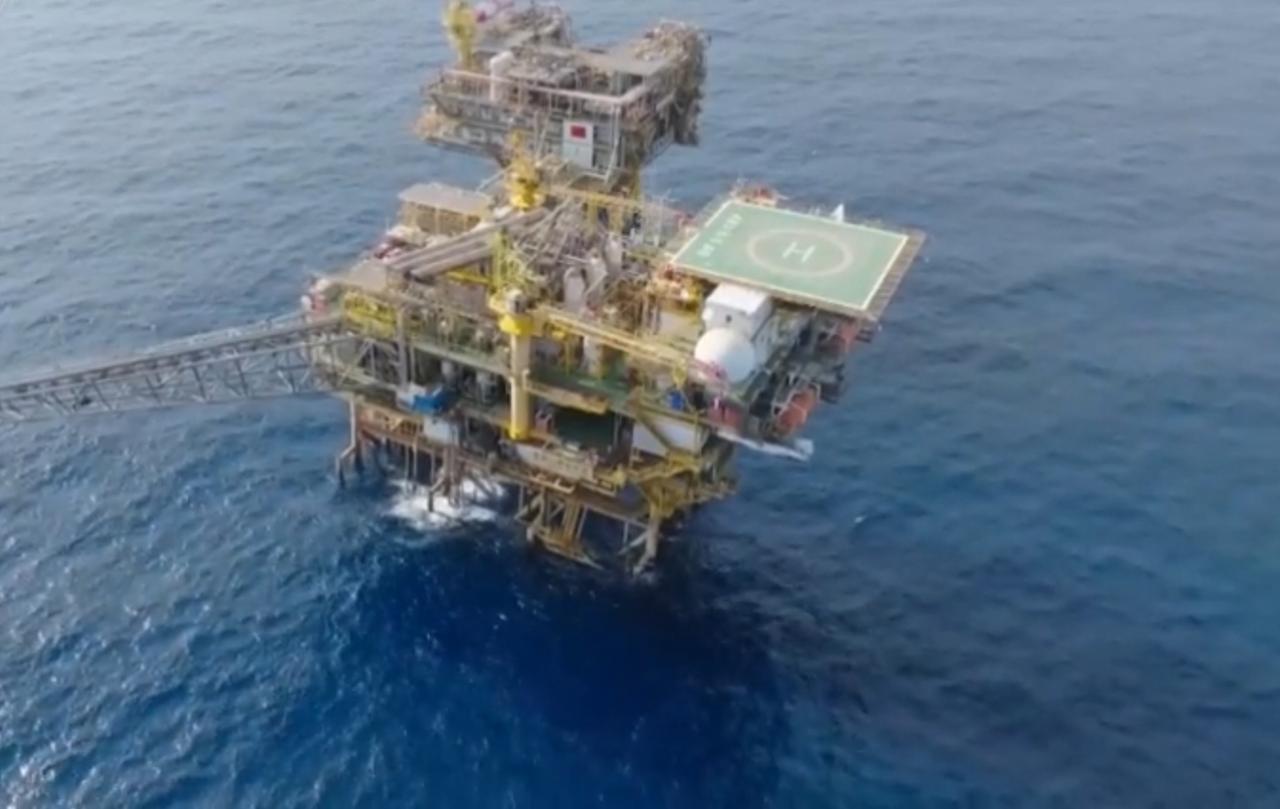 向海图强，创新赋能双碳。我国首个海上注碳增气技术示范项目顺利启动，东方1-1中心