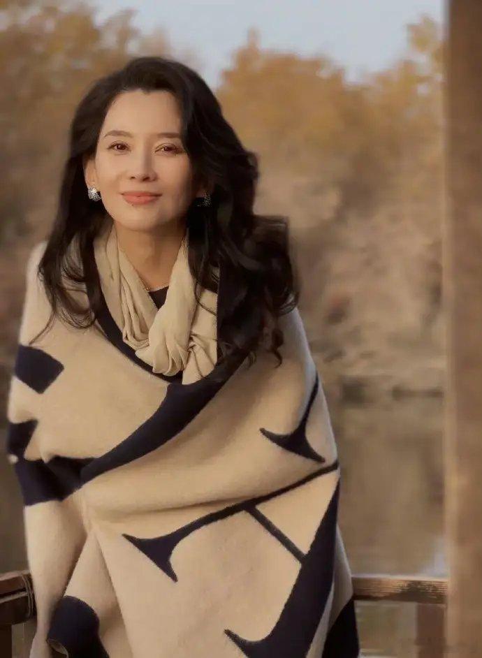 #汪峰520官宣#“森林北”李巧是“90后”新疆哈密姑娘，也是一位在互联网上有2