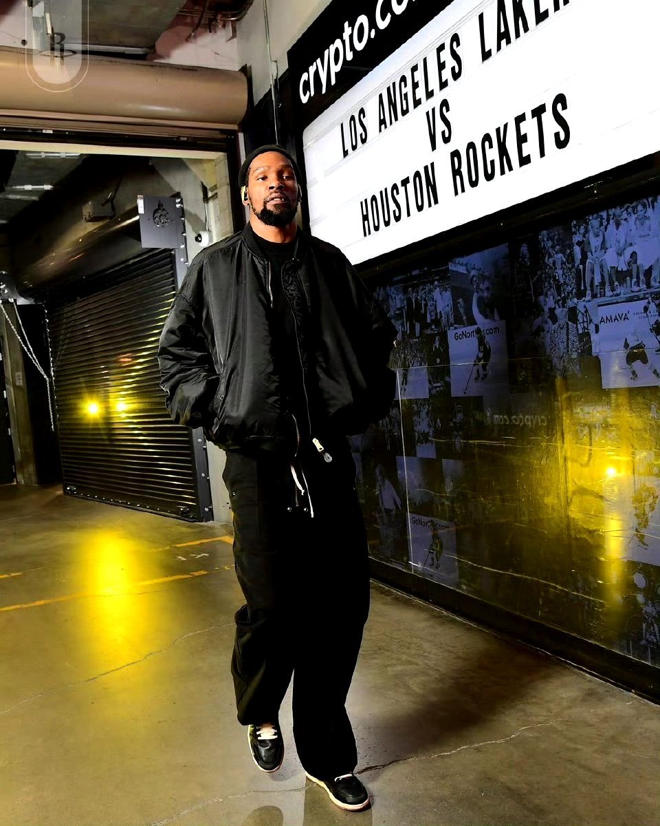 杜兰特未能参加球队合练休斯顿火箭在季后赛首轮面对洛杉矶湖人1-3落后险遭横扫，而