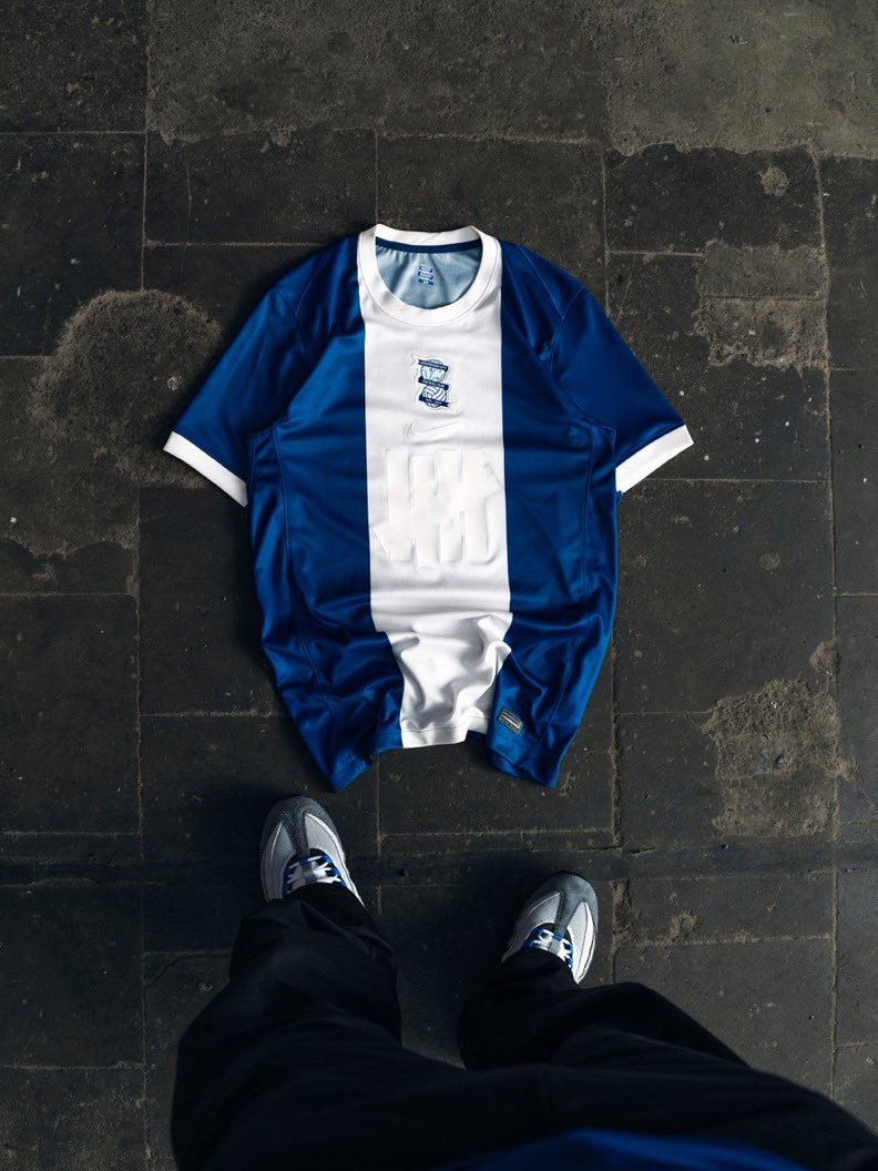 伯明翰150周年纪念款球衣，复古风，颜色很正，也很清爽的感觉。球衣伯明翰