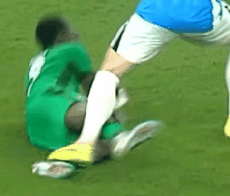 2026赛季中超联赛刚刚进行了7轮比赛，北京国安几乎场场申诉，场场喊冤。
第2轮