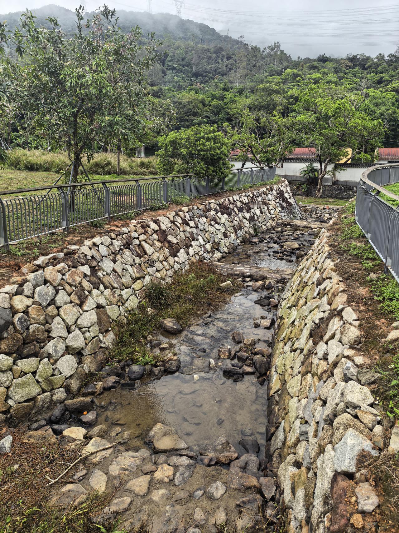 比我想象的还要弱…
连4000点都不敢去挨一下！