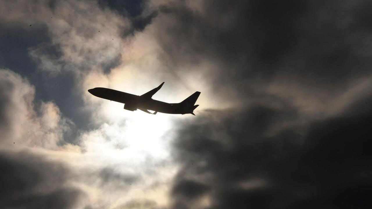 美国空军一架运输机从美国途径拉脱维亚于今天抵达莫斯科

俄罗斯卫星通讯社 202