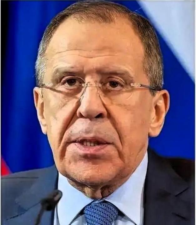 4月25日，莫斯科突然甩出一记震碎全球政坛的“重磅炸弹”！干了快20年外长的拉夫