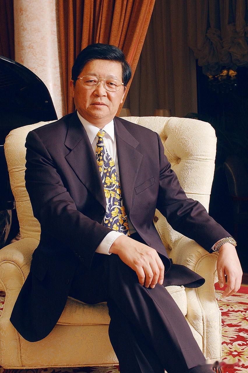 孟晓苏啊孟晓苏，你好好的退休生活不想过，整天闭着眼睛朝天喊瞎嚷嚷，“房子一定要涨