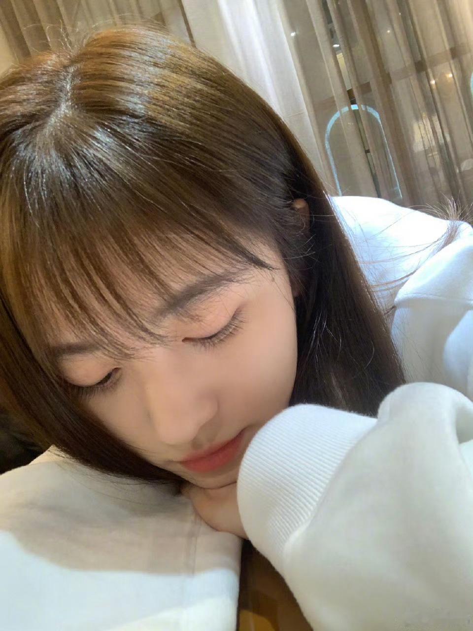 鞠婧祎  jjy鞠婧祎万花世界 jjy鞠婧祎苏绿夏 太阳会下山，爱不说再见𝙏?