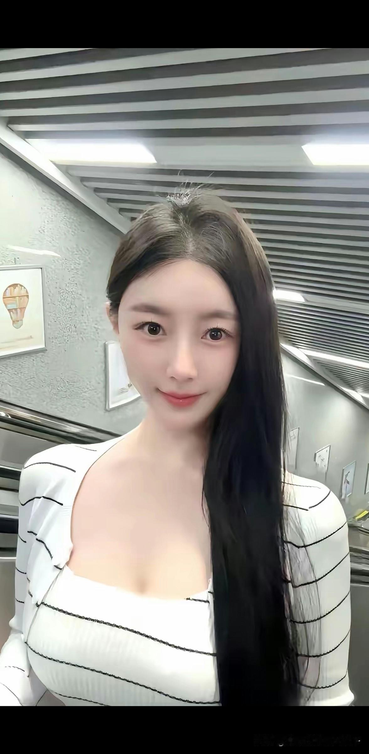 如果云知道，它或许会成为情感的信使。云来了又走，恰似生命中留不住的人。它悬在天空