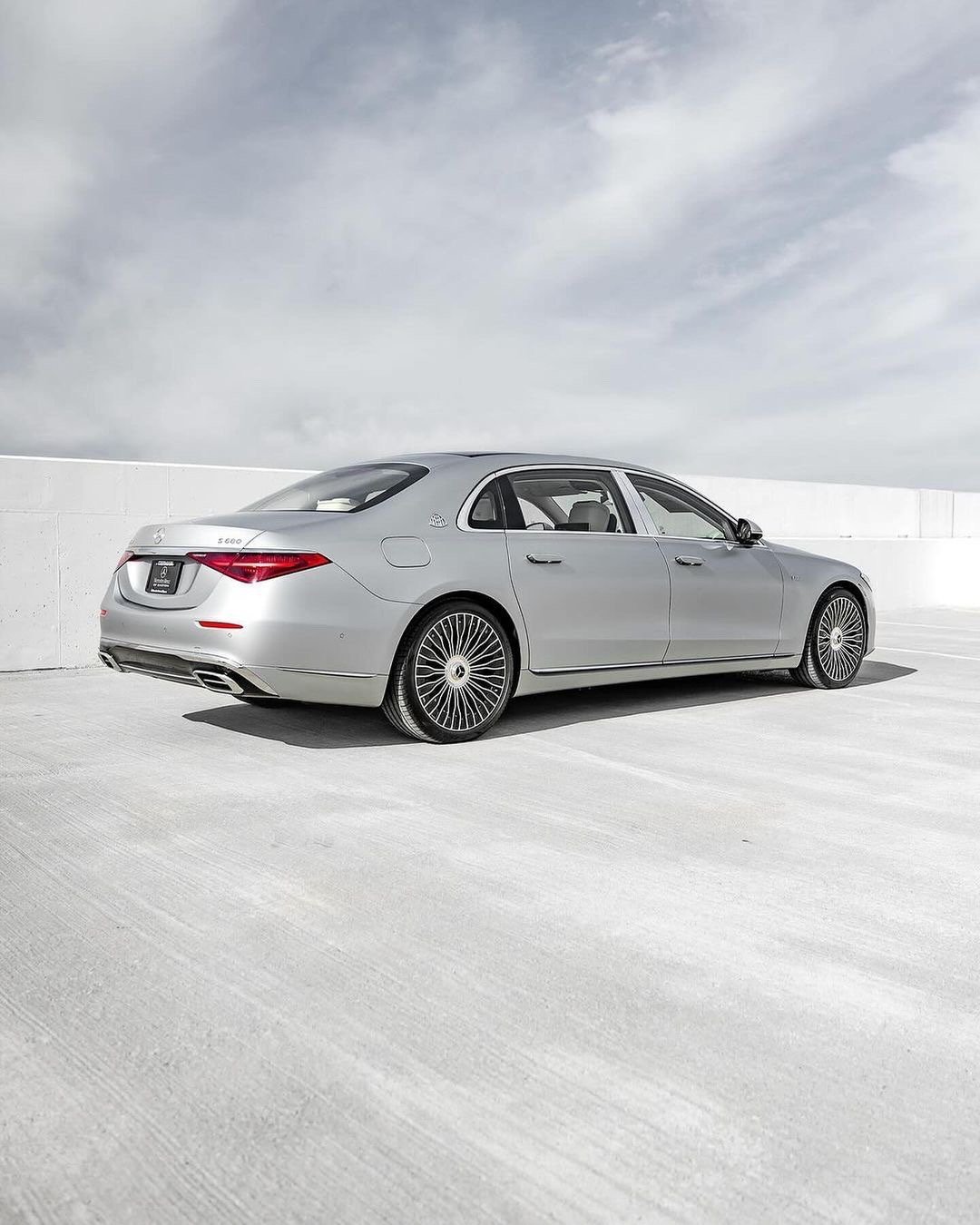 梅赛德斯-迈巴赫 S680 Sliver Mist Edition ​​​