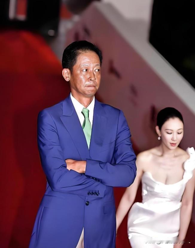 2000年，金鹰奖答谢典礼上，王志文和女记者发生争执，女记者怒吼：你别太狂，信不