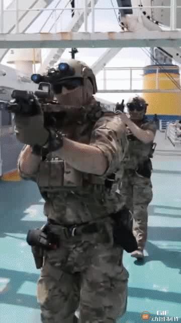 挂俄罗斯国旗的油轮被美国扣押:美国陆军欧洲司令部已确认扣押了油轮“马里内拉”号。