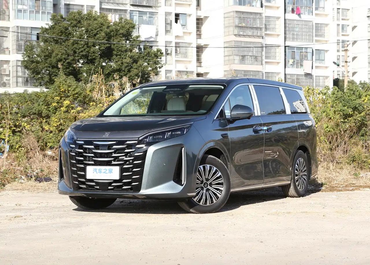 比亚迪夏 家用七座车实际体验

比亚迪夏作为一款面向家庭使用的七座MPV，整体设