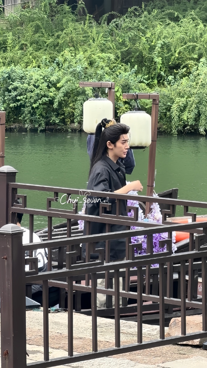 邓为百妖谱异域王子造型邓为鎏金小辫异域感 邓为百妖谱异域王子造型，邓为鎏金小辫异