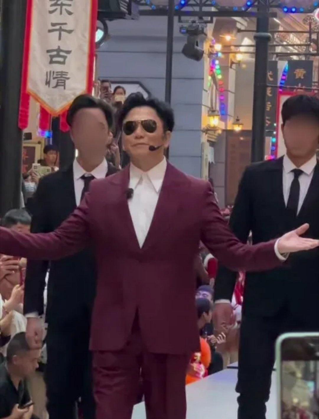 AI尚未完全替代真人演戏，大批港台老牌艺人却早已无戏可拍。
《无限超越班》热议A