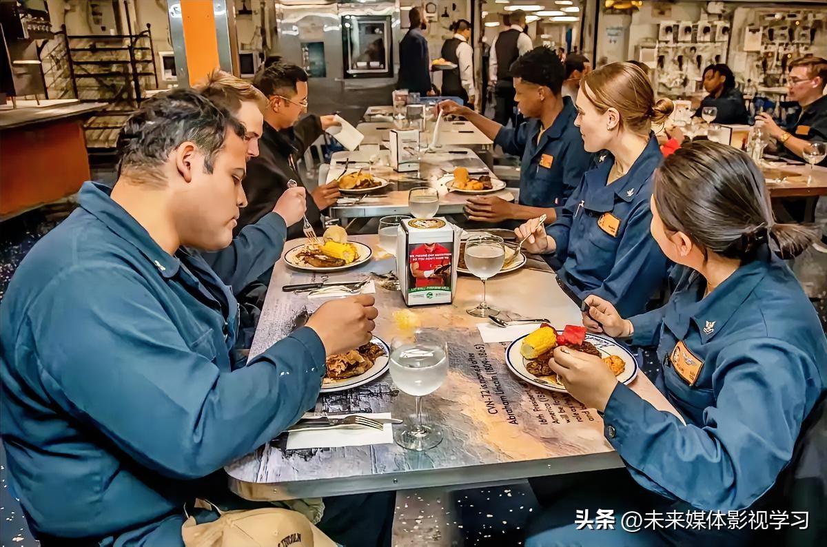 航母上严禁男女兵发生关系，发现就军纪处分。结果一转头，军方在出海前默默往舰上搬避
