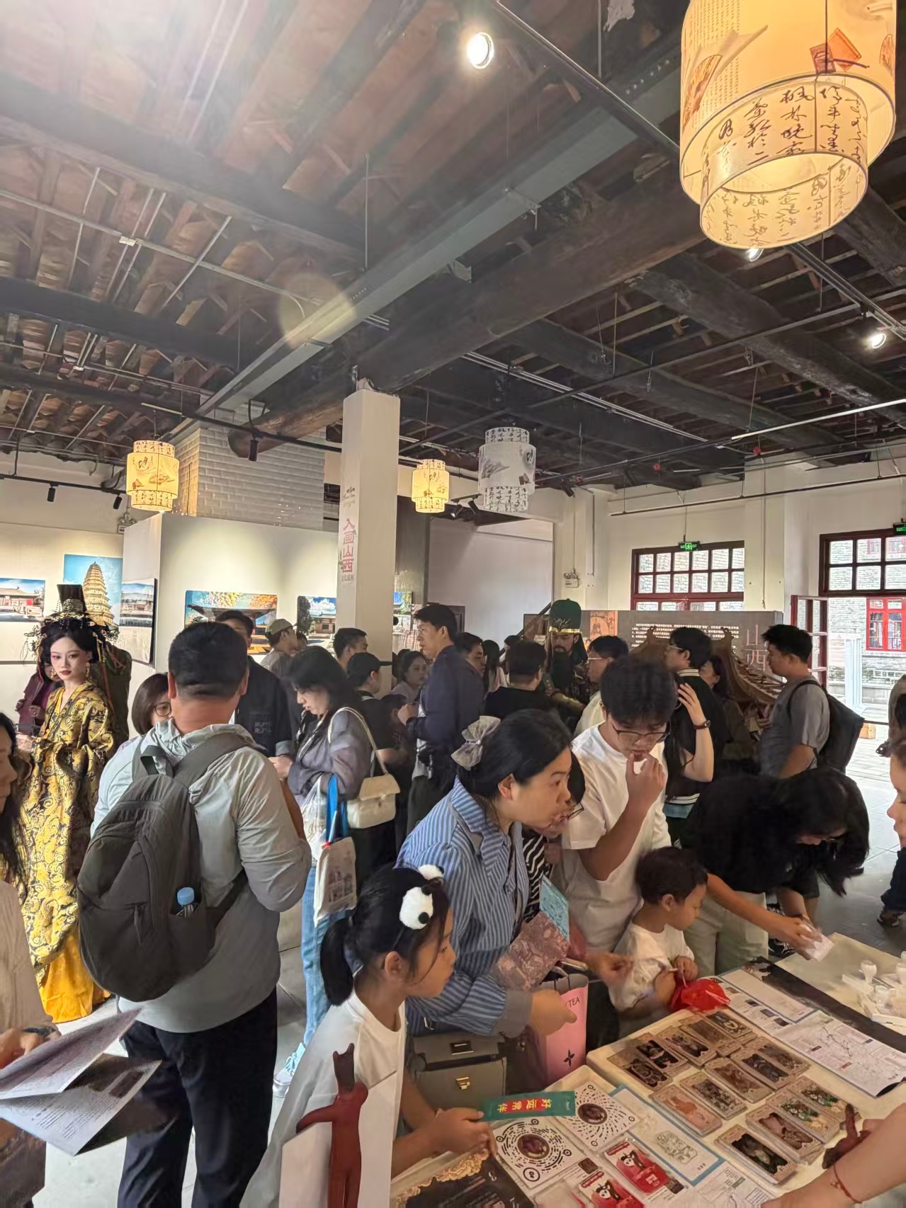 在成都邂逅山西五千年壁画 不用奔赴山西！在成都就能打卡五千年古壁画，马娜丽莎成都
