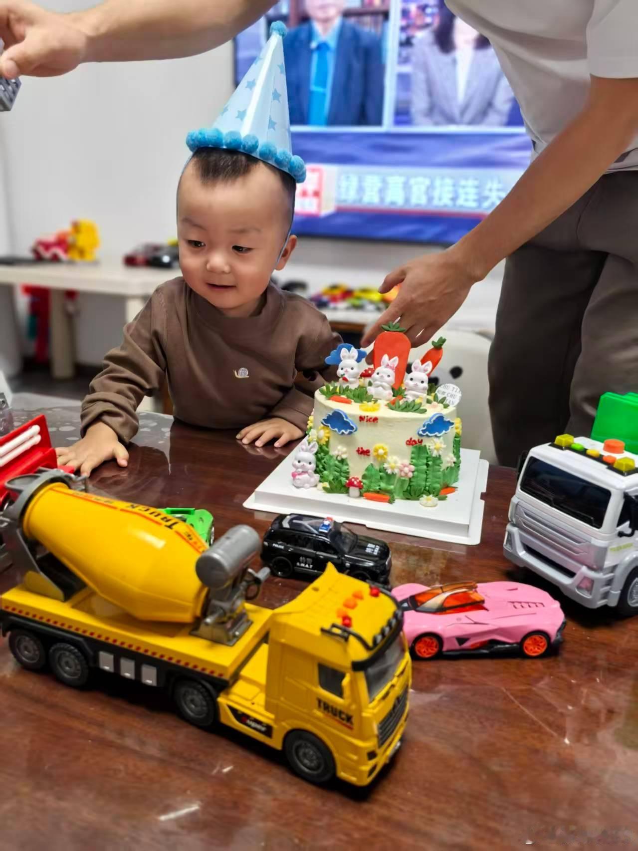 宝贝转眼间2️⃣周岁了，距离能陪我打🏀又近了一步