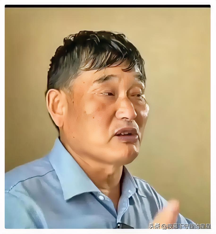 山东一个办寿宴的老板，财大气粗地甩出8万块钱，指名道姓要请大衣哥朱之文去唱几首歌