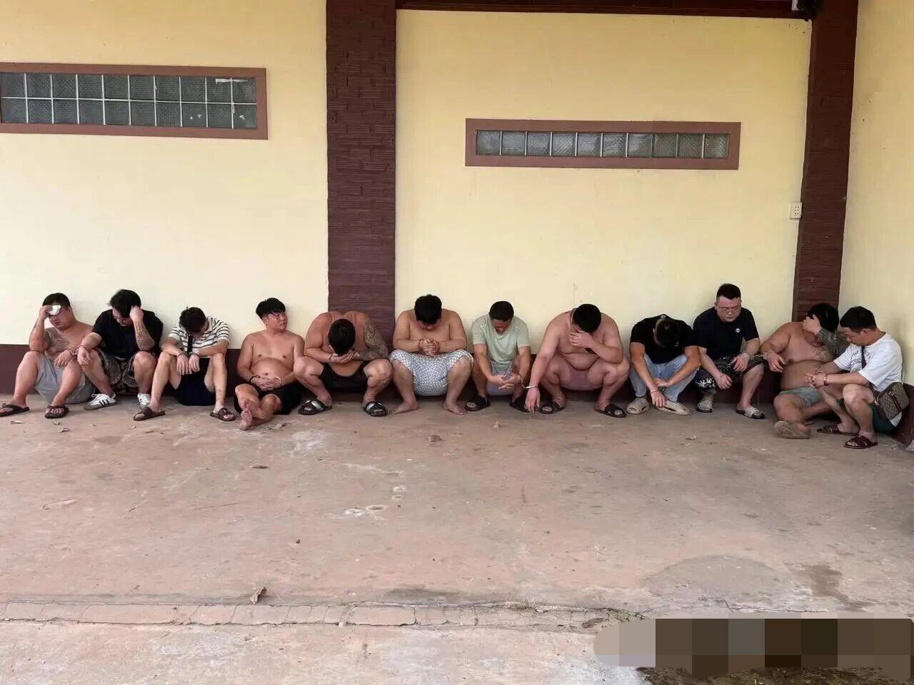 又有14名中国籍电诈分子在老挝被抓获，他们自以为躲藏在老挝偏远的山村从事电诈活动
