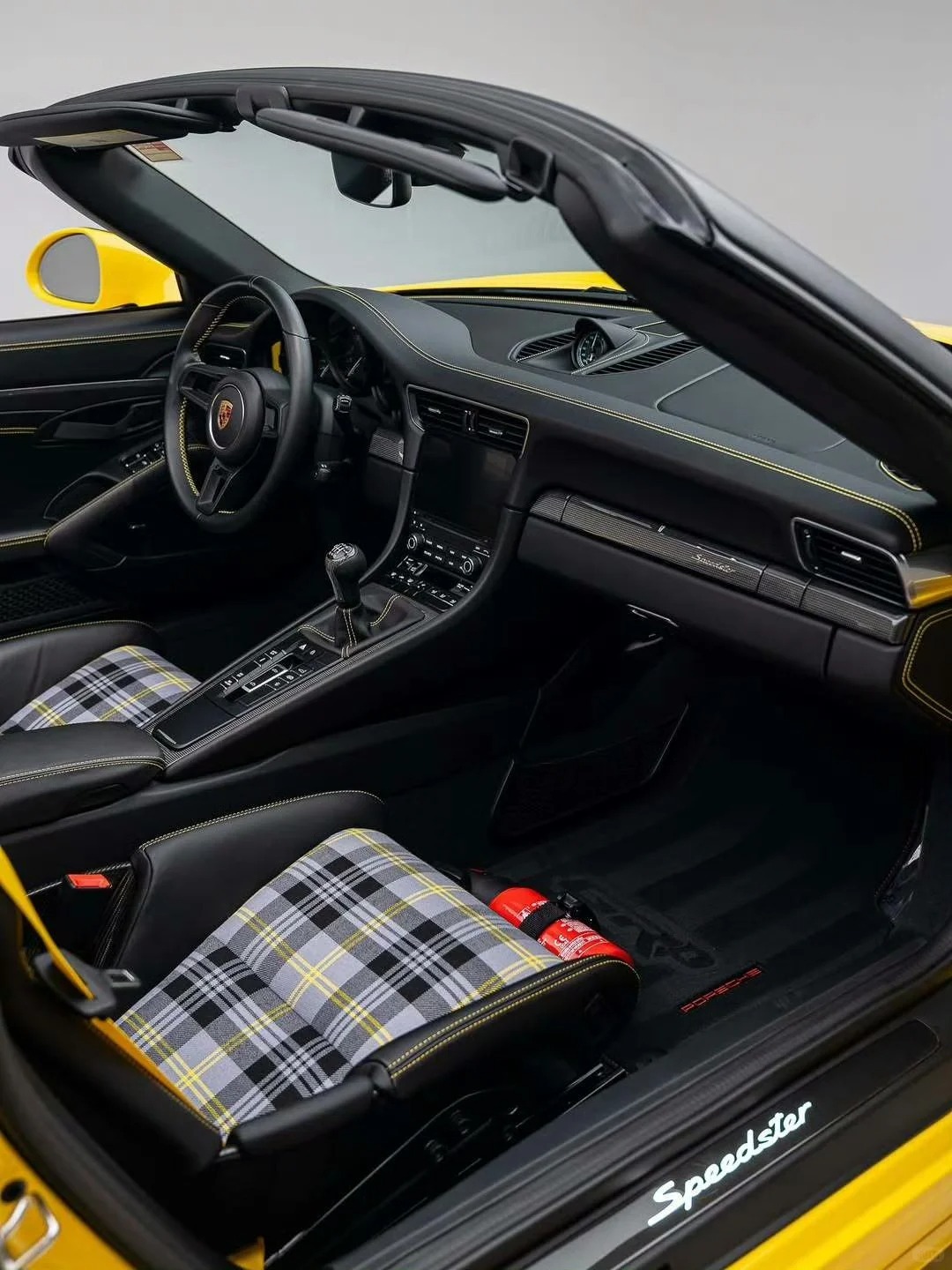 好车分享 Porsche 911 Speedster，手动顶的911，那必然是超