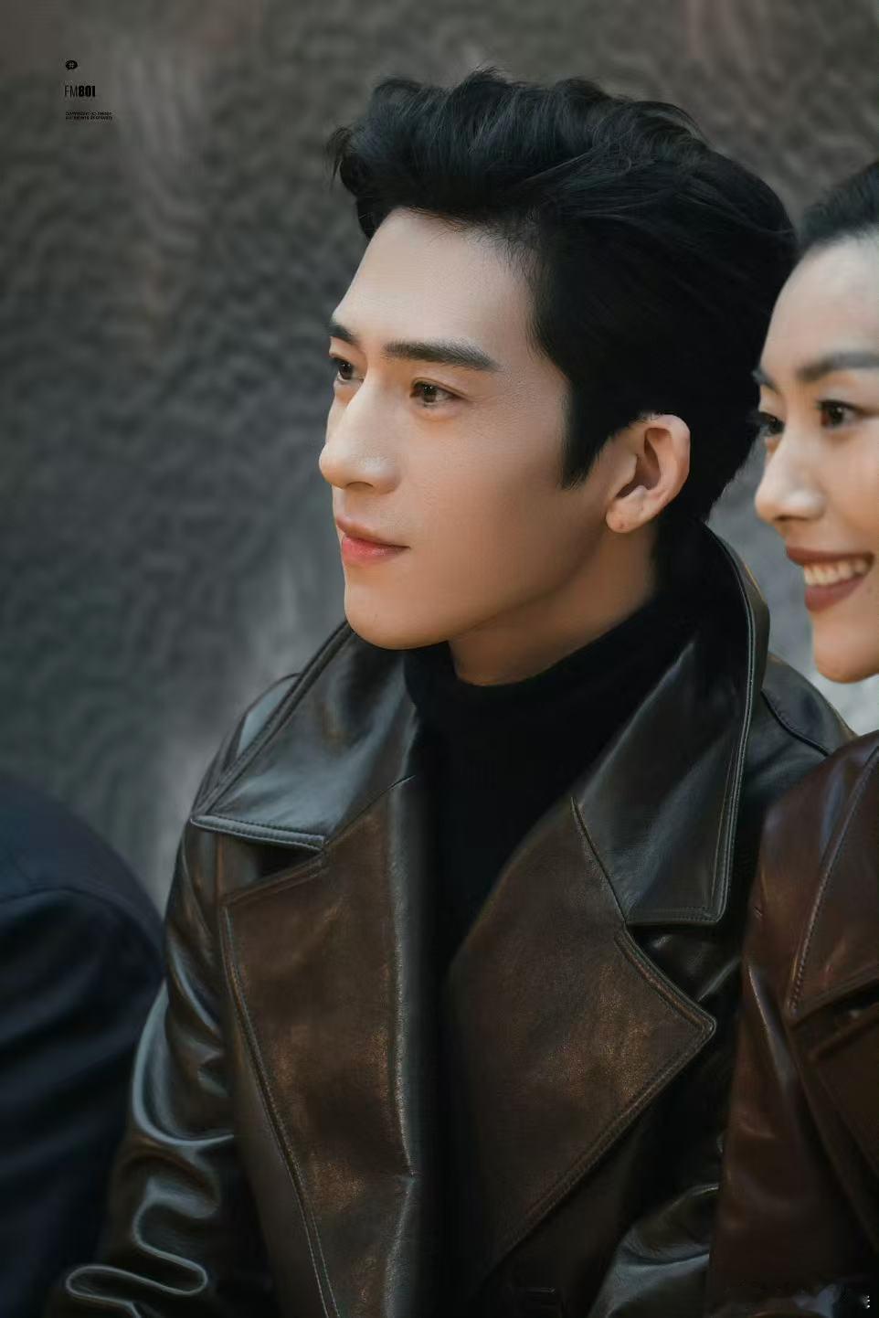 刘雯井柏然秀场合体刘雯井柏然情侣装合体 本来对ERDOS印象就是质感不错的国牌，