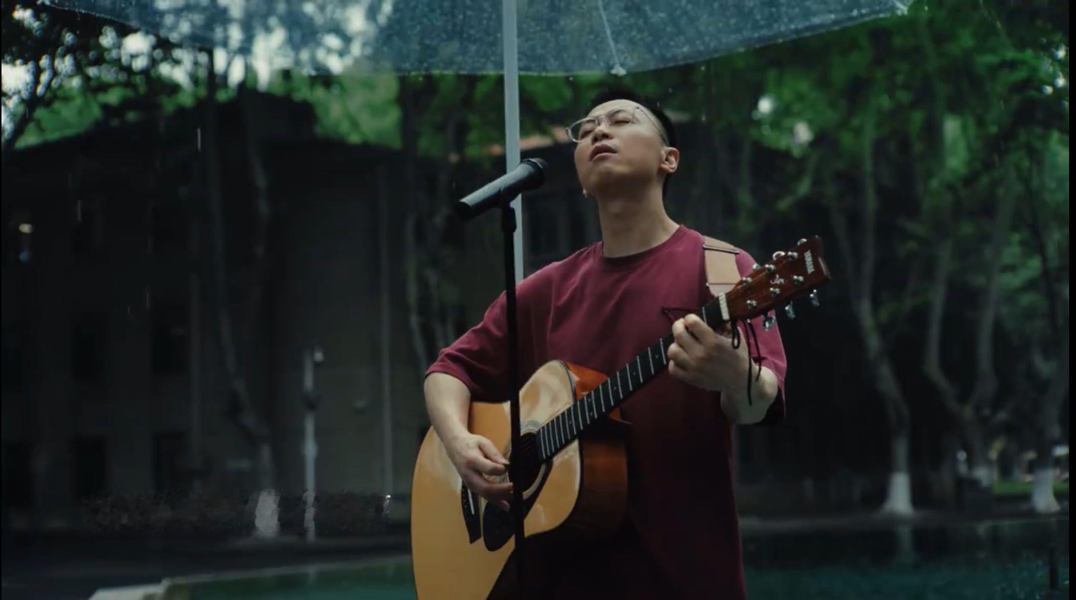 B站2026毕业歌MV 戴荃这首毕业歌太戳了！超长歌名藏着青春冒险，旋律一响全是