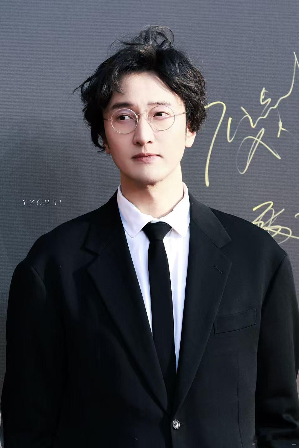 王传君你能不能顶着这张脸去演个言情剧…王传君官宣签约上狮文化王传君加盟上狮文化