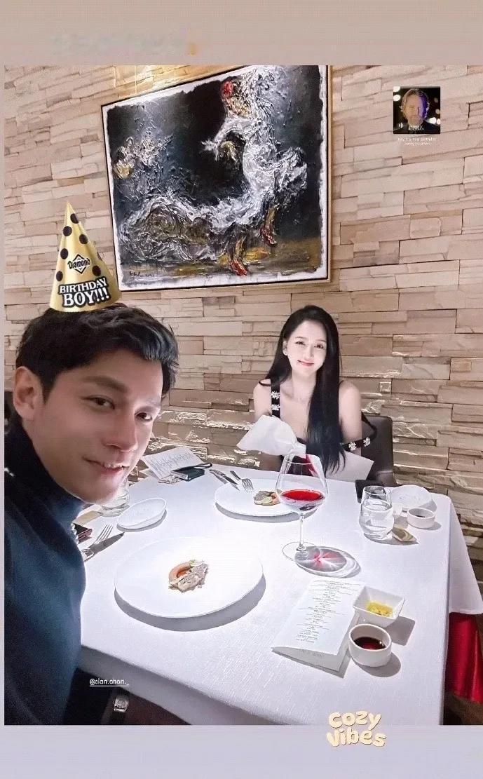 陈乔恩45岁了，这个年龄依然漂亮精致，晒合照庆祝小她九岁的老公艾伦生日快乐！这小
