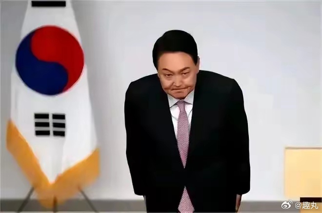 韩国总统弹劾 韩国尹锡悦到底是一个什么样的人？一，他是一个典型的妻管严之人。二，