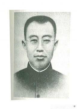 于会川(1899—1946.5.2)原名于百恩。辽宁省黑山县小东镇小三家子村人。