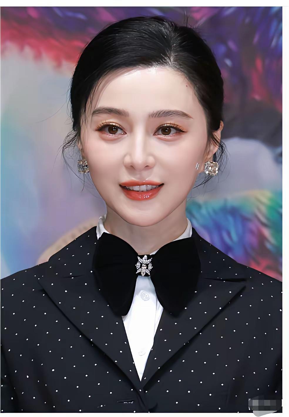 她只是单纯好看，但气质一般